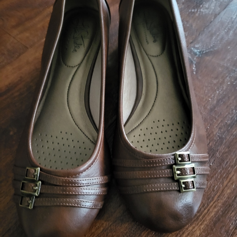 8.5 ww shoes NEW
